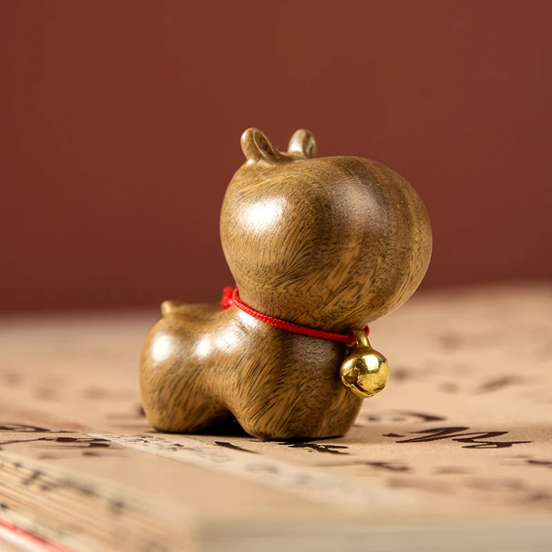 

Зеленое сандаловое дерево, маленький гиппопопотам, милая мультяшная ручка для резьбы по дереву, маленькие игрушки, украшение для офисного стола, маленькие украшения