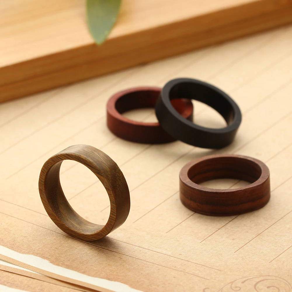 Fashion Blood Sandalwood Ebony Wood Ring Men Women Retro Natural Wood Ring Pagan Pull Finger Women's Jewelry Gift