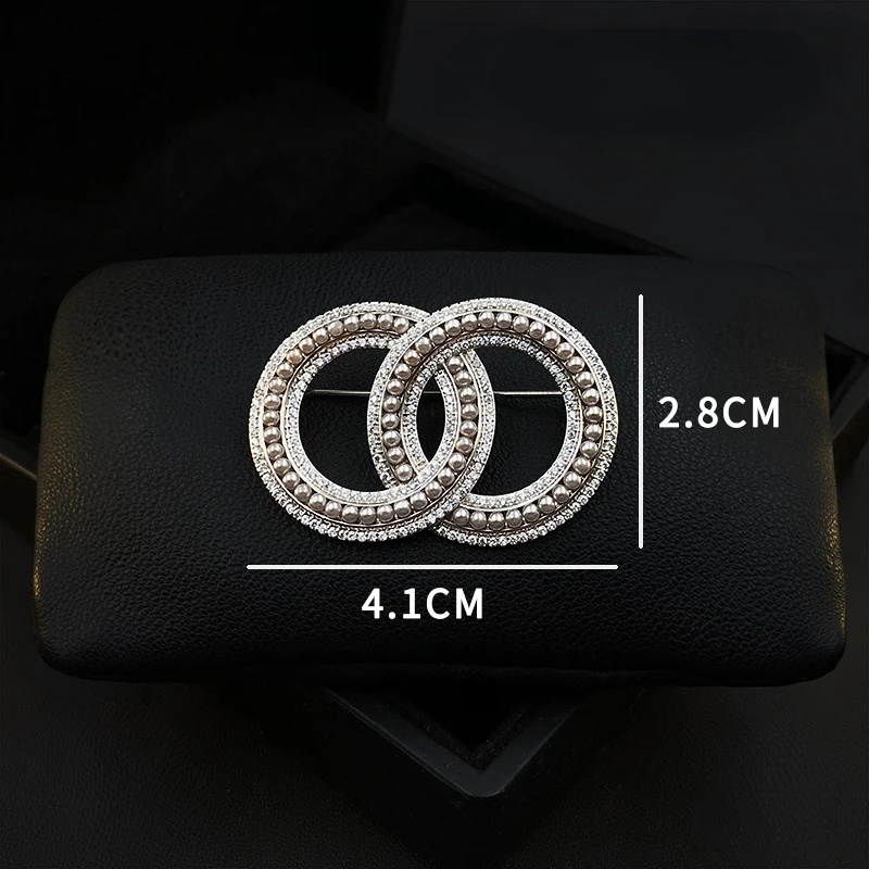 Double Ring Buckle Ring Classic Style Brooch Exquisite Retro Simple Elegant Luxurious Pin Accessories Rhinestone Jewelry Gifts