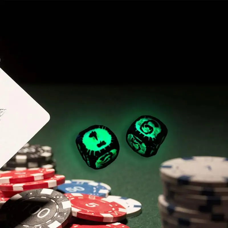 Glowing Dice 6 Sided Resin Dice Luminous Dice Ornament Horror Novelty Ornament Halloween Style Retro Ornaments Mini Skeleton 4