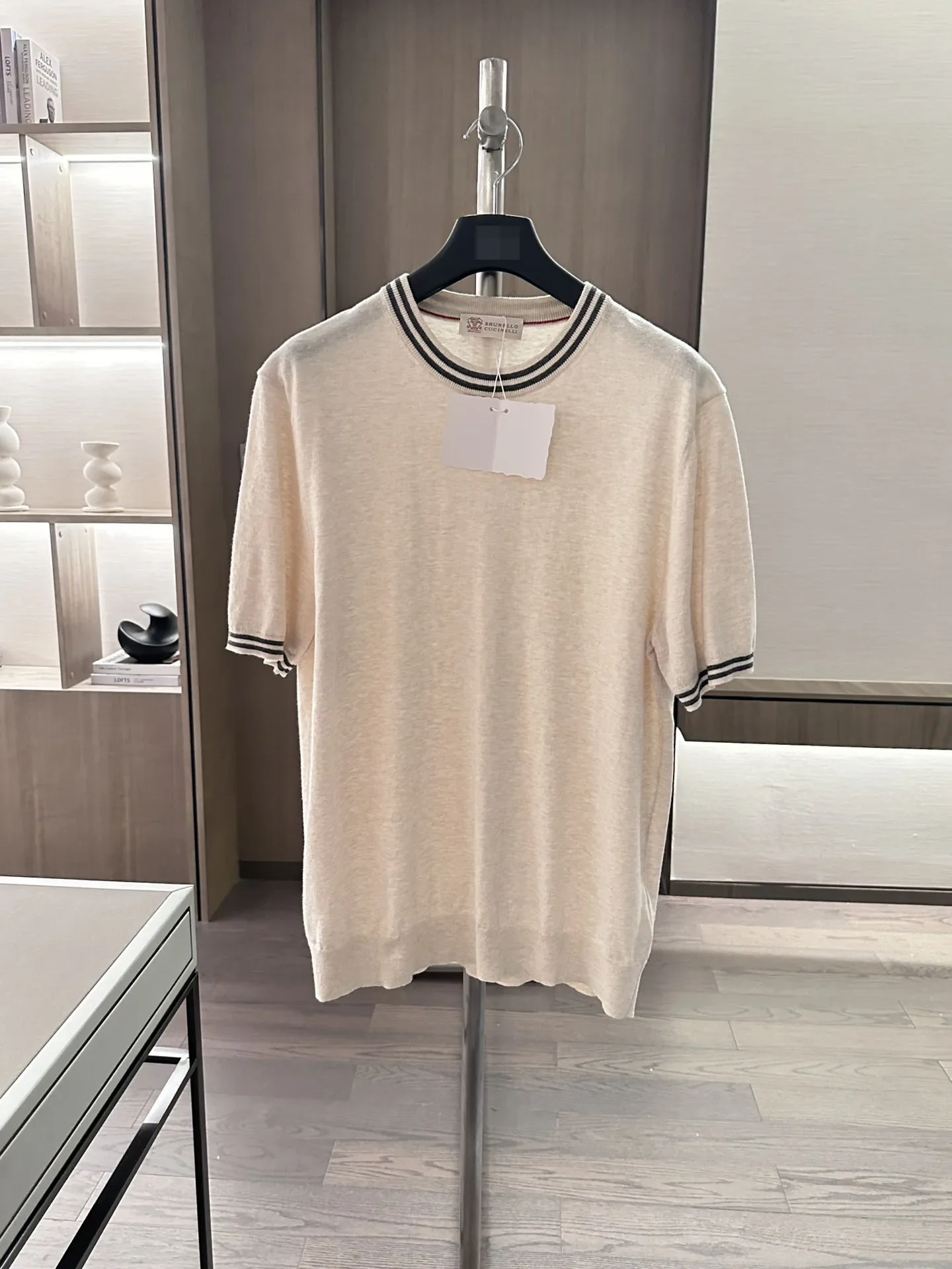 

Мужская Тонкая шелковая рубашка с коротким рукавом и вышивкой