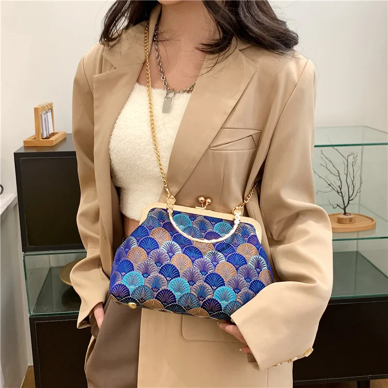 exquisite scallop shape Clutch bag fashion embossment women's bag Luxury handbags for women elegant PROM crossbody bags for Girl