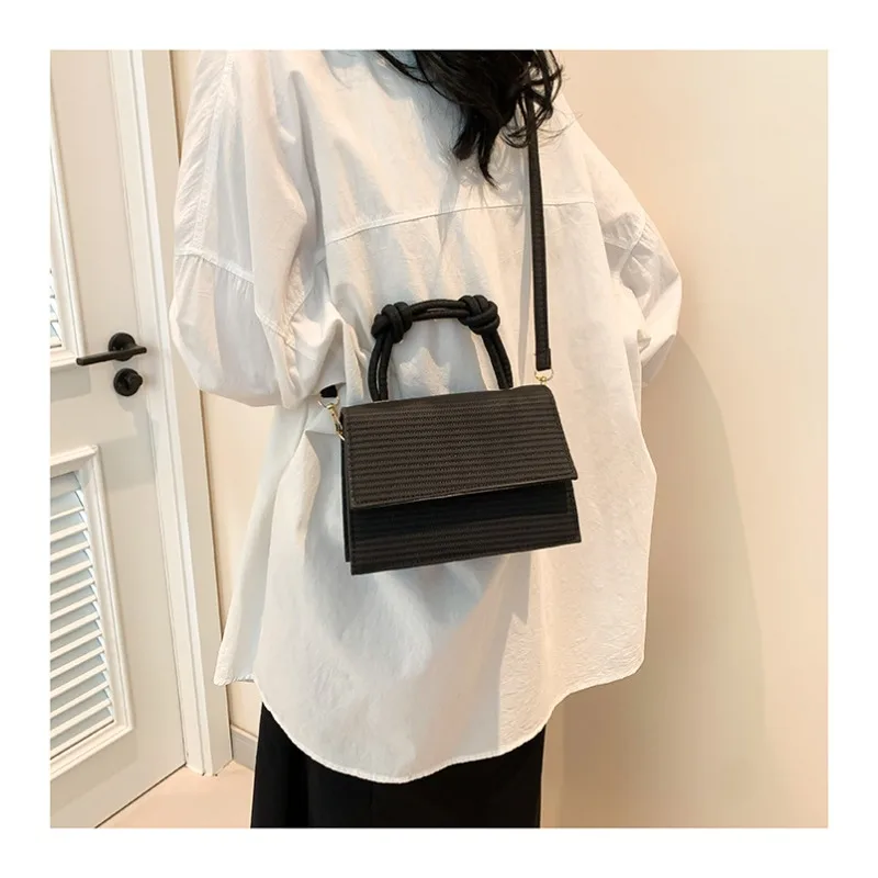 Retro Handheld Women's Shoulder Bag 2024 Spring New Shoulder Crossbody Bag Simple Fashion Texture Small Square Bag