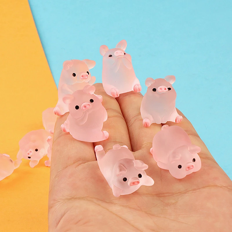 

6pcs/bag Kawaii Mini Resin Pig Cartoon Pigs Miniatures Terrarium Figurines Luminous Ornaments Doll House Decoration Accessories