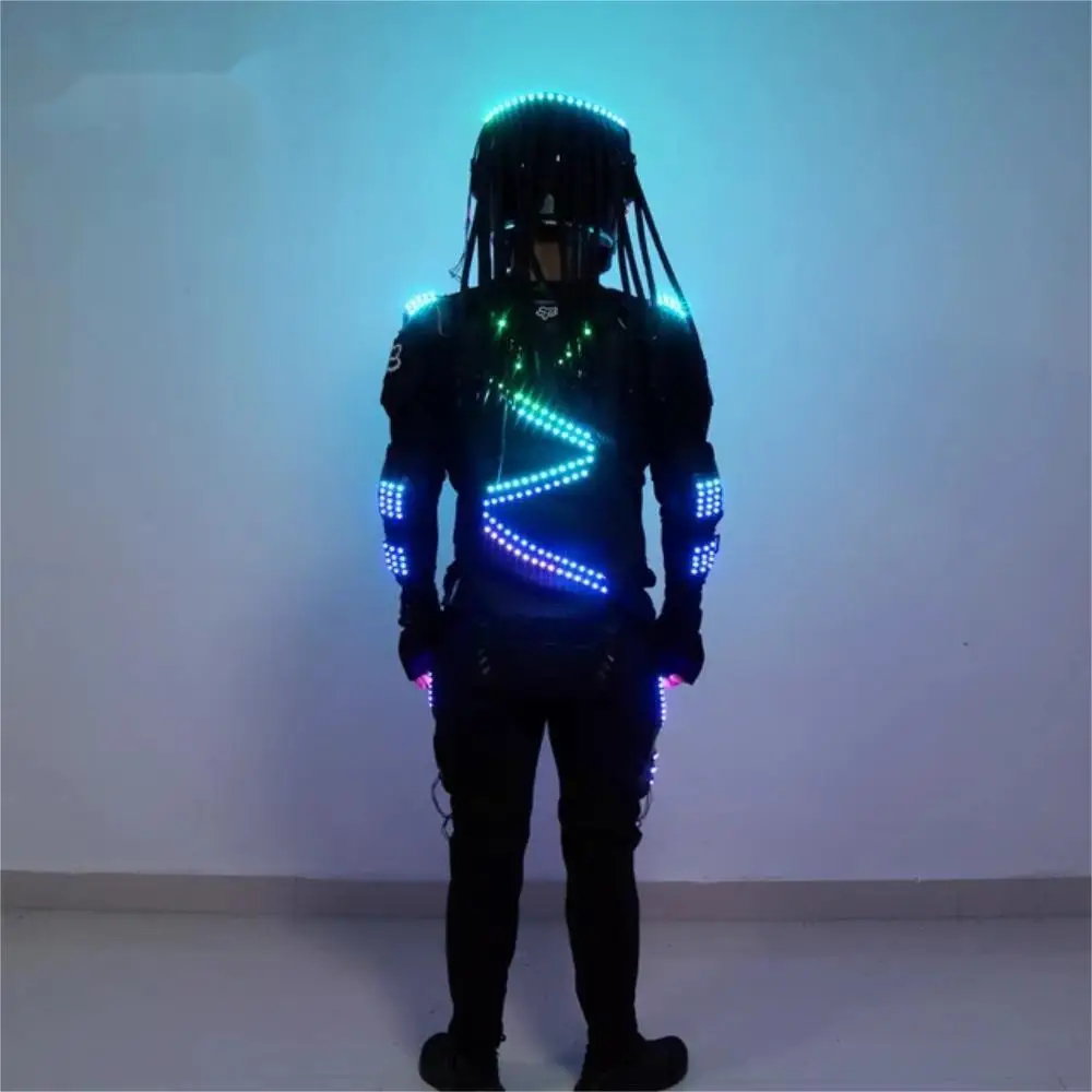 Рисунок 3 - Костюм робота со светодиодной подсветкой RGB