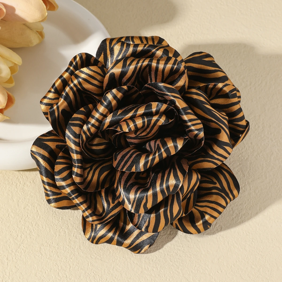 Fashion Leopard Print Big Flower Brooch Hair Clip 2-in-1 Satin Fabric Statement Accessory for Women Coat Dress Decoration