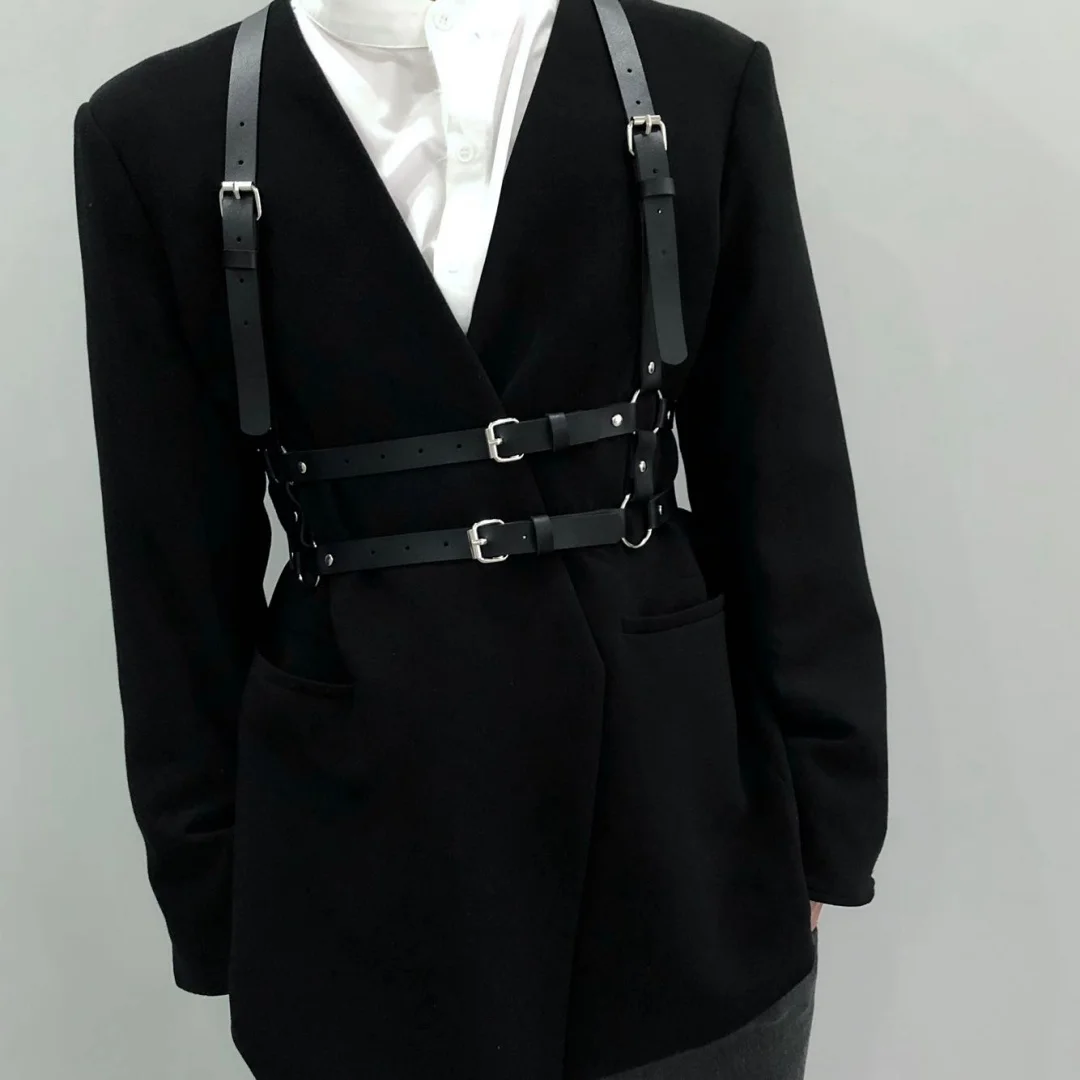 UYEE Rock Männer Frauen PU Leder Gürtel Y2K Stil Harness Strap Sexy Schulter Brust Kette mit Metall Ring für Kostüm Zubehör – Detail 5
