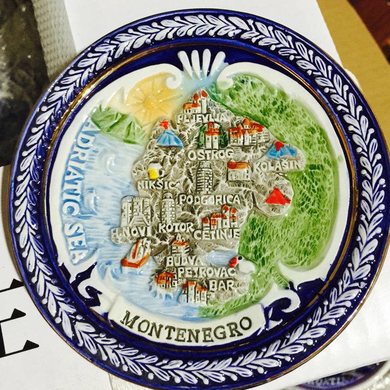 12CM European American TV Restaurant Background Wall Decoration Ceramic Plate Mediterranean Home Decor Tourist Souvenir Sunchamo 6