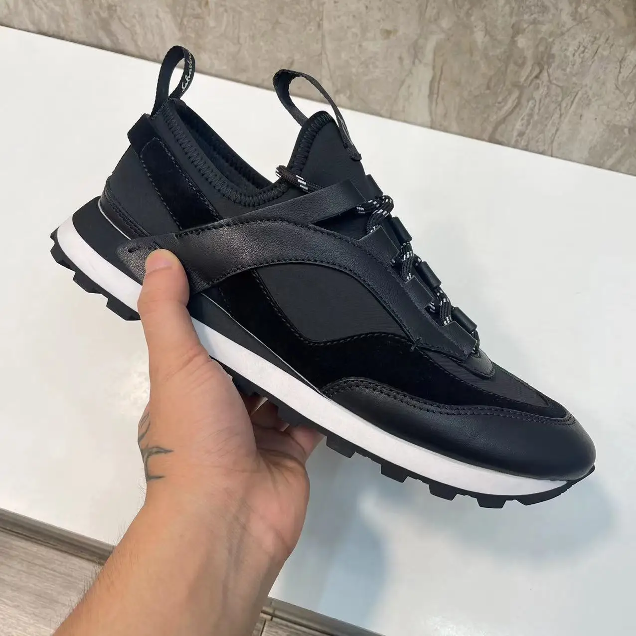 

Men's Black Low Top Sneakers Lightweight and Comfortable Sock Shoes Distinctive Look Fashion Men's Shoes Casual Jogging Shoes