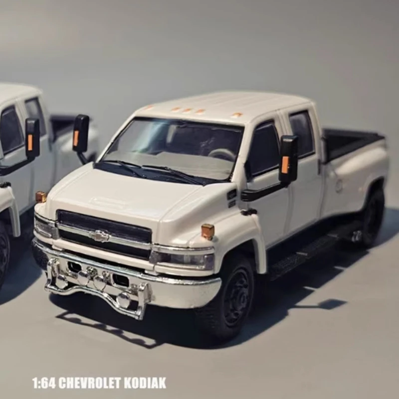 ミニカー GOC 1/64 Chevrolet Kodak 1/64 GOC GOCCKW Chevrolet Kodiak White LHD – Network Shuttle