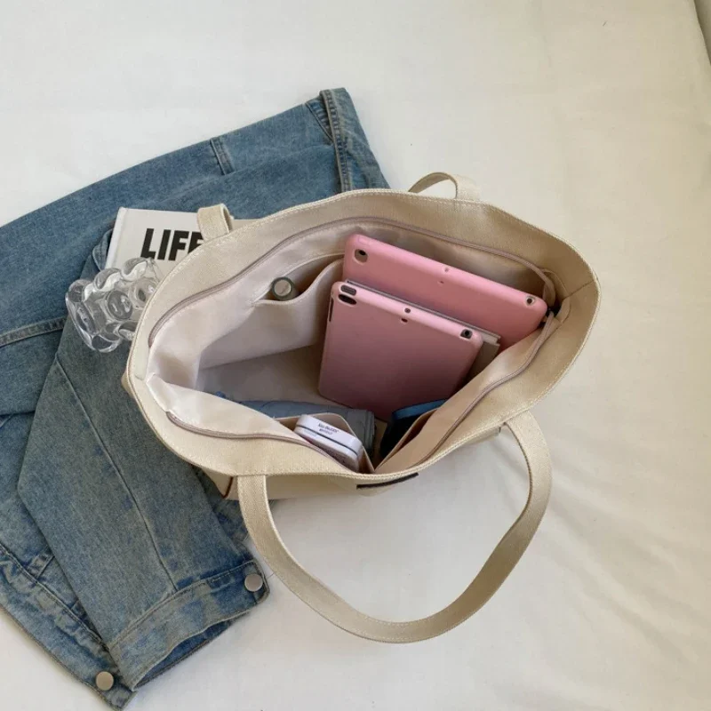 Leisure Solid Tote Bag High Quality Large Capacity Fashionable Shoulder Bag Minimalist Student Commuting Zipper Canvas Handbag