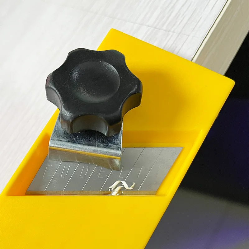 Woodworking Blade Edge Corner Planer Edge Trimming Manual Planer Wood 45 Degree Chamfering Tool Board Deburring Tool woodworking hand tools wood trimming tool