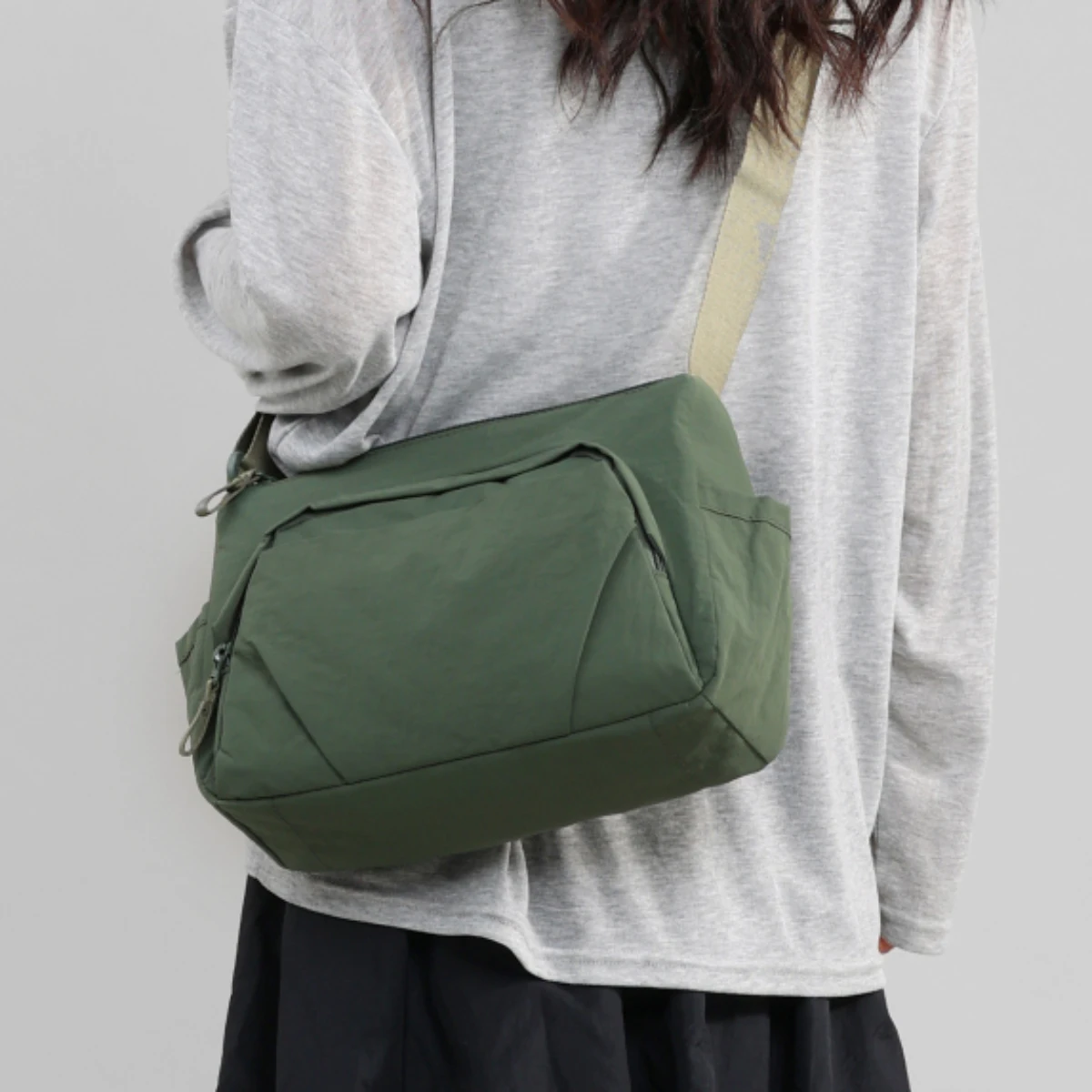 Crossbody Bag Women's Shoulder Bag 2025 New Large Capacity Work Clothing to Work Shoulder Bag Men's Messenger Bag Small Backpack Student to Go to School with Mobile Phone