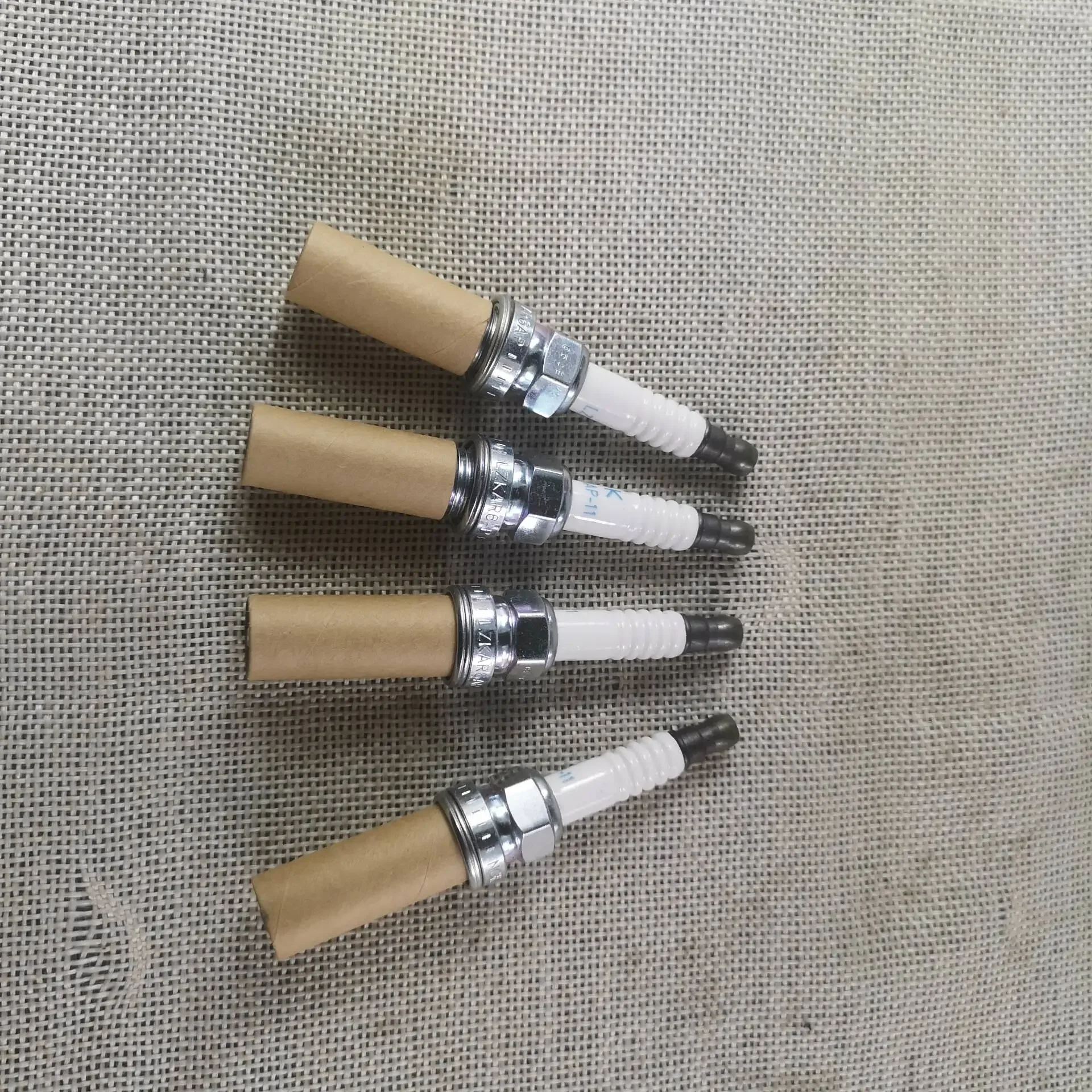Spark plug LZKAR6AP-11 22401-ED815 for Nissan Micra March Note Tiida X-Trail Cube