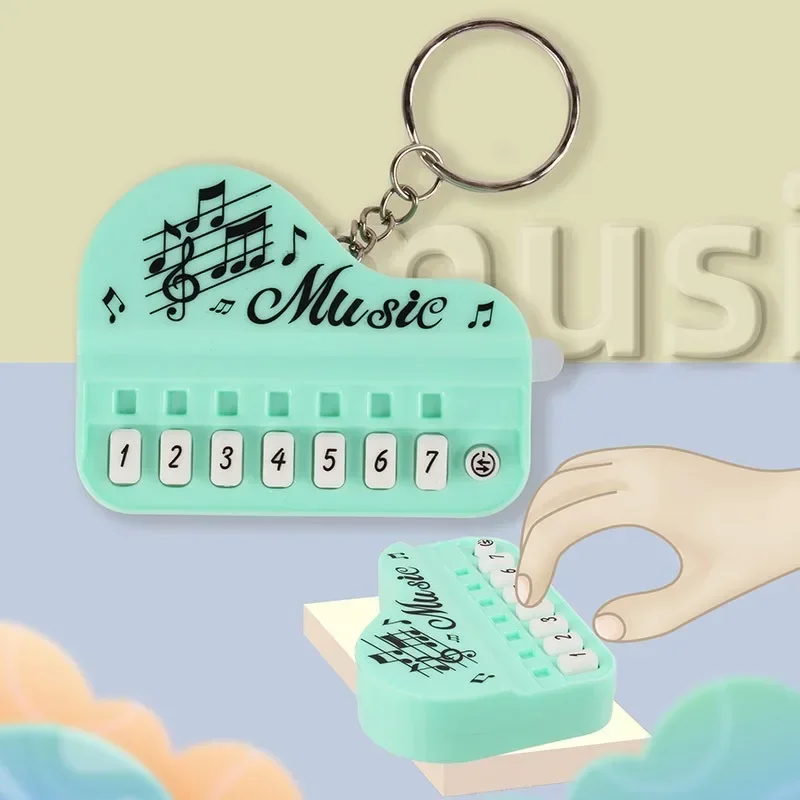 Piano Keychain Mini Electronic Organ Hanging Toy Piano Pendant Keychain for Music Lovers Entertainment