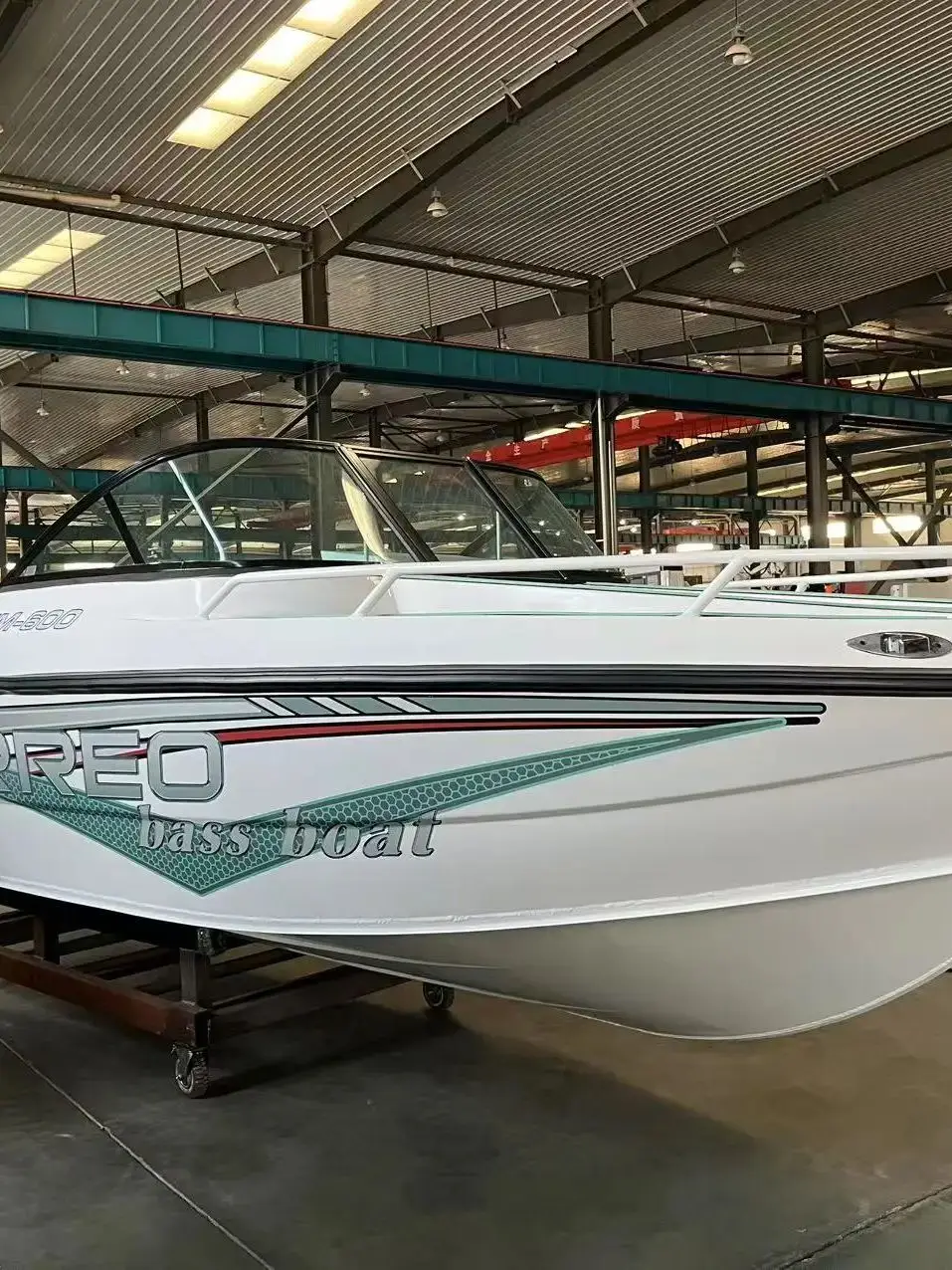 Multiple storage compartments large capacity bait fishing leisure boat can be for vacation FM600B Furreo 6m