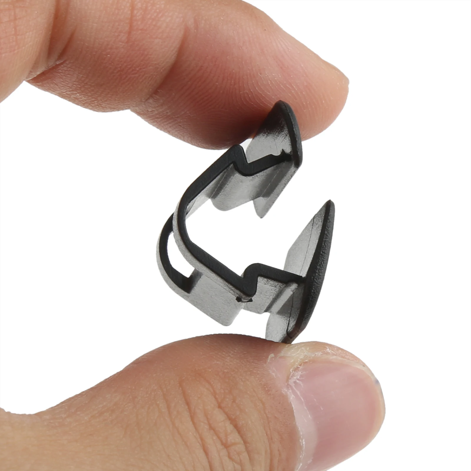 Clip di fissaggio in plastica per protezione del telaio della ruota dell'auto per Jeep A831 Renegade Cherokee