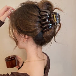 Elegant Pumpkin Hair Claw Clip - Stylish Hollow Design - 9cm (Brown)