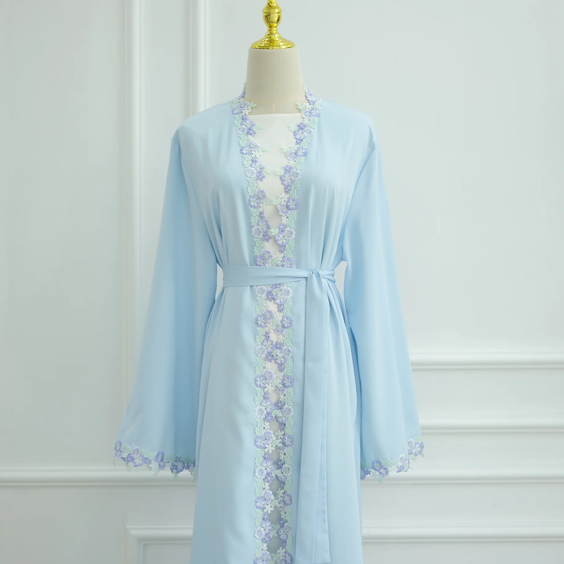 2025 New Islamic Clothing Women Abaya Dubai Luxury Lace Embroidery Open Front Abaya Muslim Women Modest Dresses with Belt 4