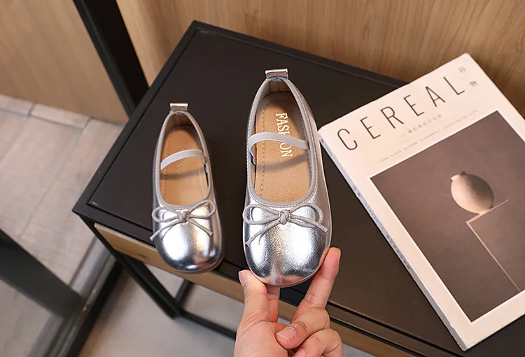 Kinder kleine Lederschuhe für Mädchen 2025, Frühling und Herbst, neue Mode, koreanische weiche Schleife, rutschfest, modisch, Prinzessin, einzelne Schuhe – Detail 13