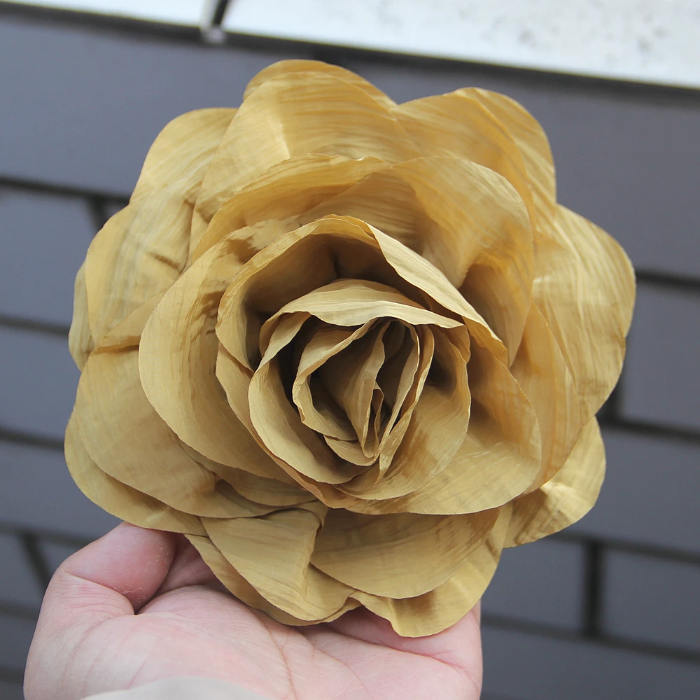 14 cm große, mehrschichtige Rosenblüten-Brosche 2025 aus Stoff für Kleider, Anzüge, Korsagen, Damen, Magazin-Hochzeits-Shootings, Pullover und Mäntel – Detail 13
