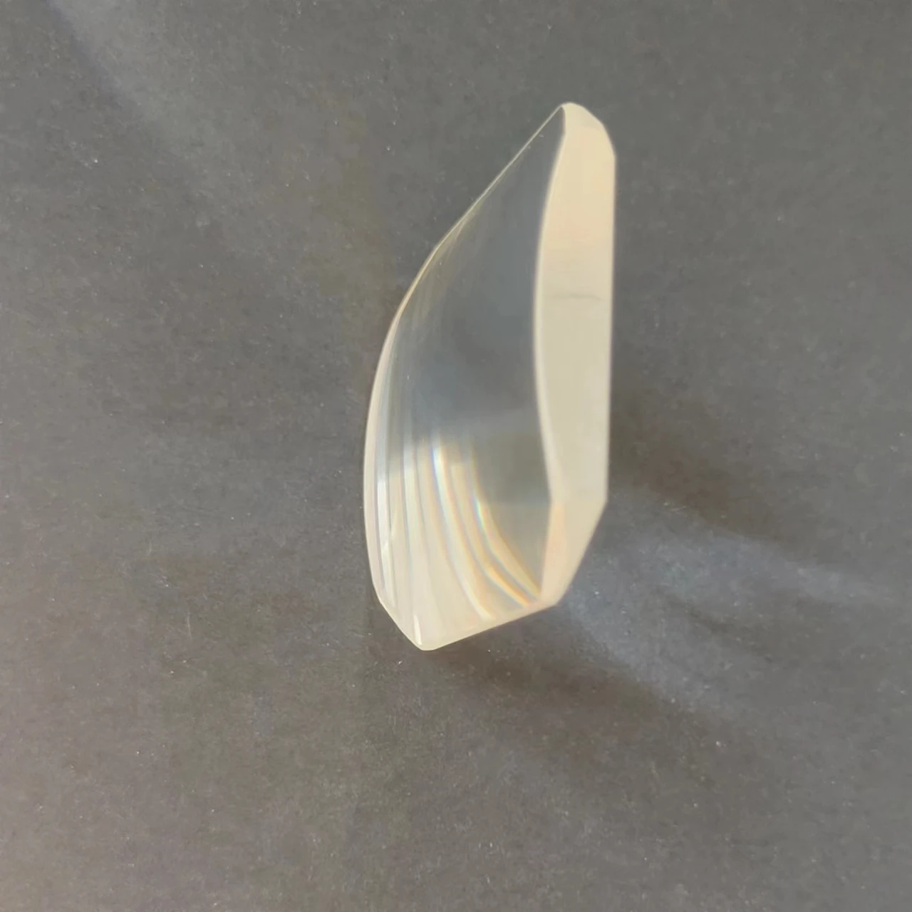 Description Picture 3 of item50x49mm F76mm Plano Convex Cylindrical Lenses High Quality Optical Glass Condensing Lenses Accept Customization