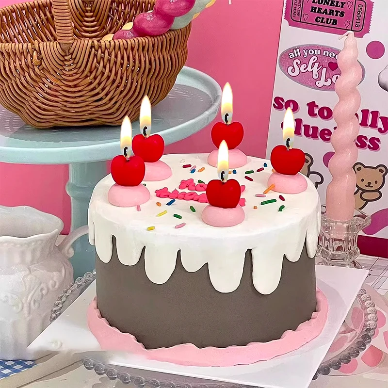 7.100 Candeline Di Compleanno Illustrazioni stock, grafiche vettoriali royalty-free e clip art - iStock | Torta di compleanno, Cartolina di buon compleanno, Regalo di compleanno