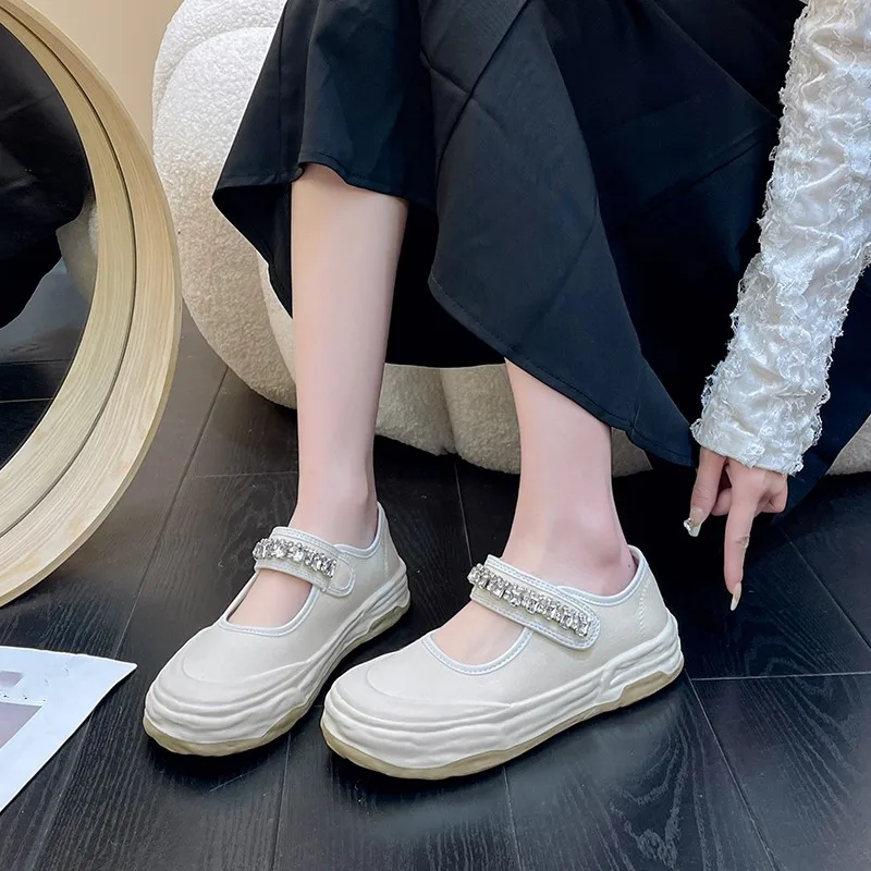 

Женские босоножки с круглым носком BCEBYL, модные сандалии с украшением из горного хрусталя, Новая удобная повседневная обувь на плоской подошве для лета