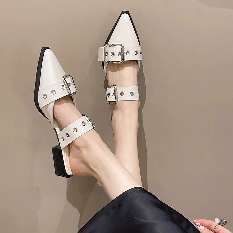 

Новые летние женские туфли на плоской подошве с роскошным дизайном пряжки модные женские туфли на плоской подошве с ремешком на пятке с острым носком повседневные женские сандалии