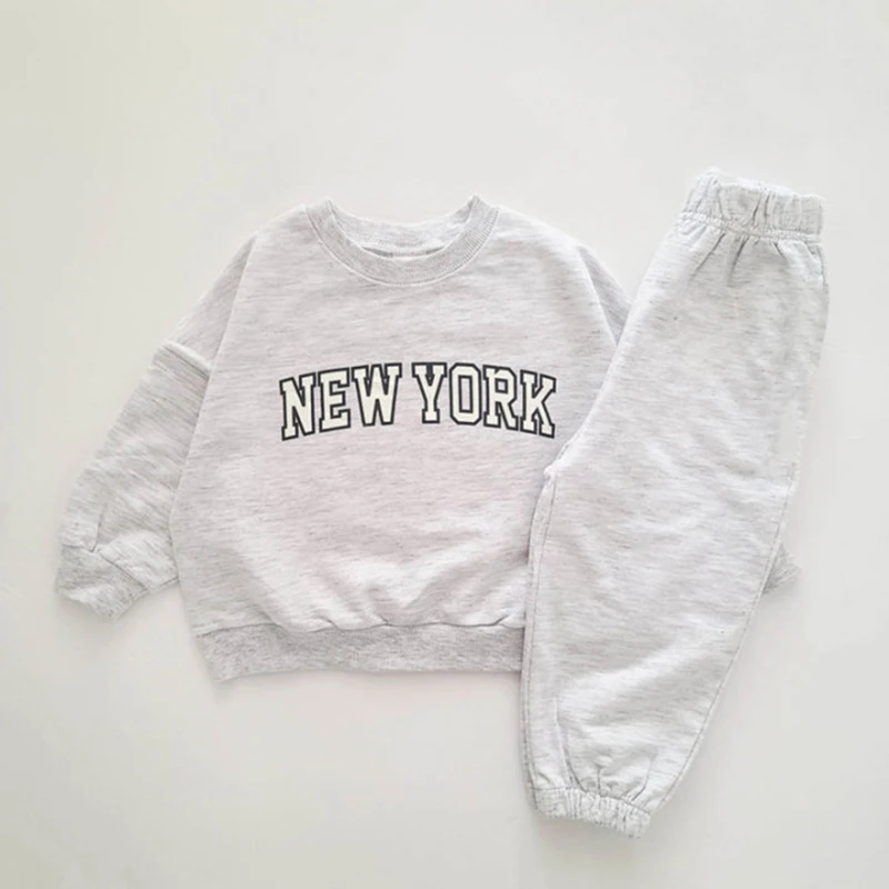 Conjunto de sudadera y pantalones de chándal de Nueva York para niños y niñas, ropa con capucha y pantalones de 2 piezas, Otoño, 2022