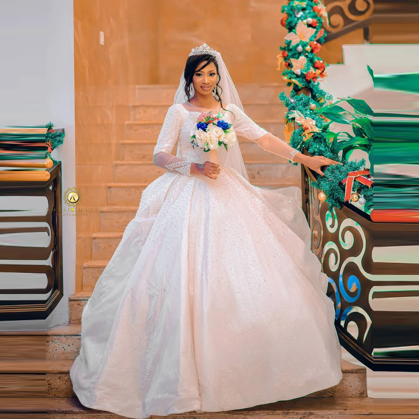 

Ballgown Luxury Beads Pearls Wedding Dress 2023 Sweep Train Robe Mariée Puffy Garden Long Sleeves Bridal Gown