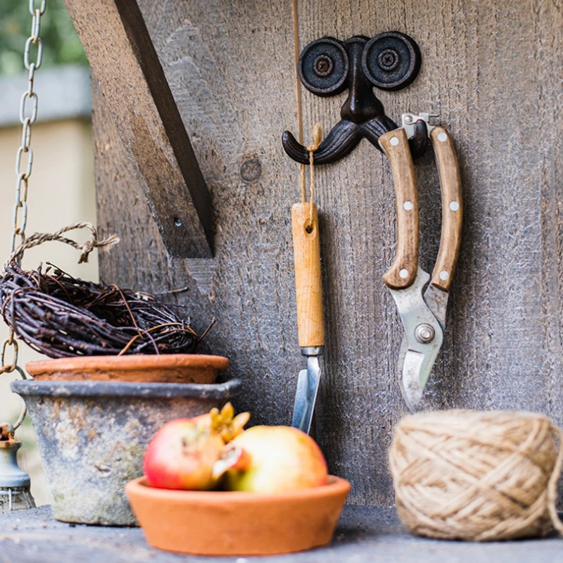 Cast Iron Beard Wall Hanger Hooks Rack for Home Decor