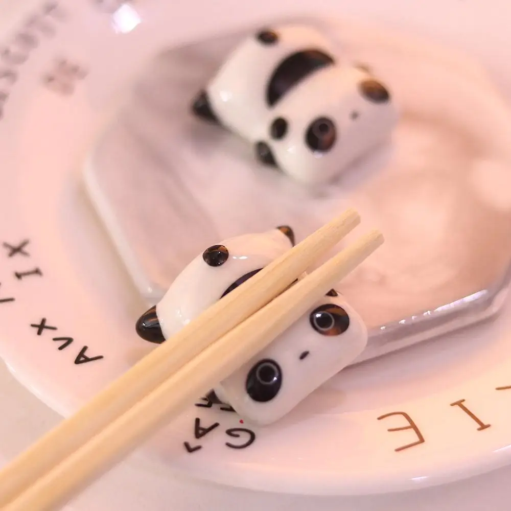 

2pcs Panda Ceramic Chopsticks Holder Spoon Fork Rest Sushi Sticks Rack Shelf Chopsticks Holder Stand Rest Pillow Kitchen Utensil