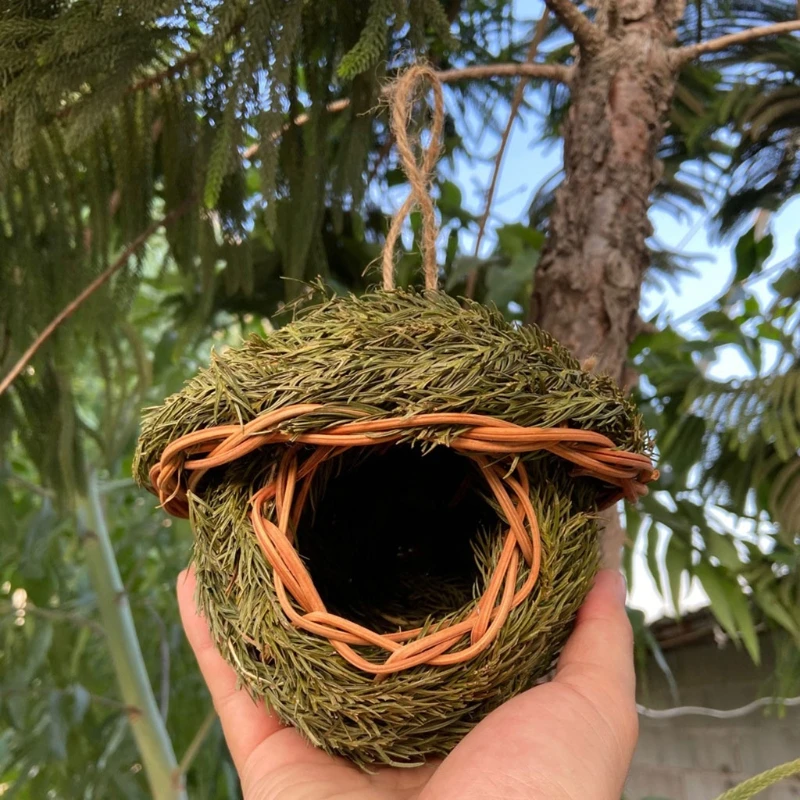 Hand-Woven Bird House Natural Grass Bird Nest Shelter Hut Small Hideaway Outside Sparrows Hanging Parrot Nest Houses Pet