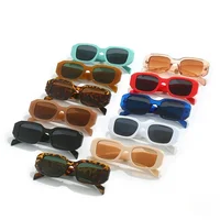 1 paire de lunettes de soleil classiques unisexes, tendance, pour hommes et femmes, style créateur, pour le voyage, la moto et la conduite 3