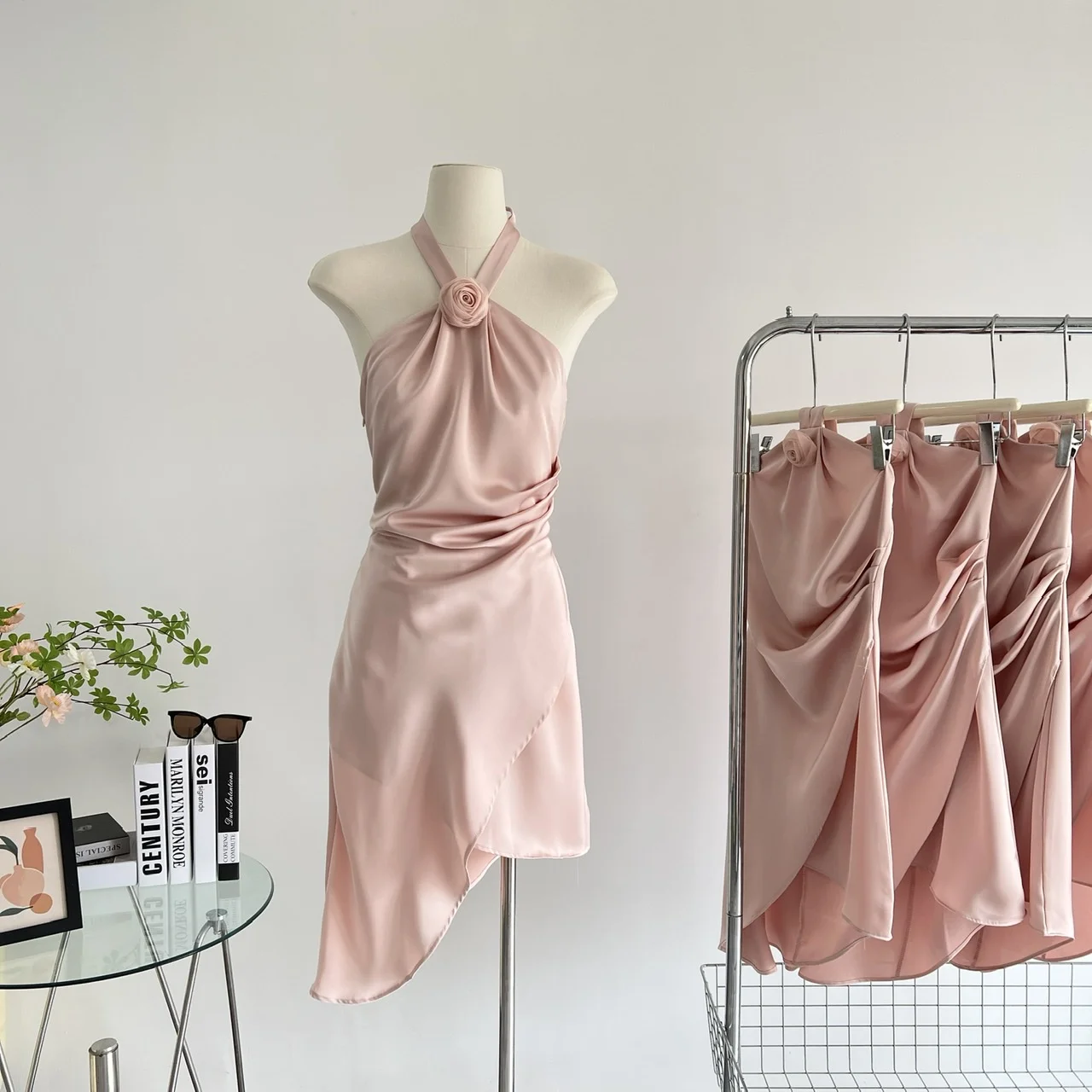 

Women's Sexy Flower Halter Neck Satin Dress Lady Summer Sleeveless Irregular Pink Dress Party Vestido