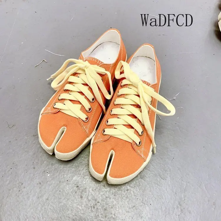 

Mens Womens Sneakers Casual Fashion Retro Splash-ink Graffiti Flat Canvas Shoes Trend Easy Matching Couple Split Toe Board Shoes
