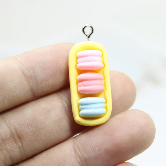 다양한 색상과 디자인으로 다양한 쥬얼리를 DIY할 수 있는 귀여운 수지 마카롱 쿠키 음식 참 펜던트