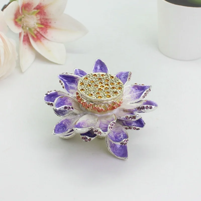 SHINNYGIFTS Handbemalte Lotusblumen-Schmuckschatulle mit Klappdeckel – lebendiges Emaille-Schmuckstück, Andenken, Hausdekoration, einzigartiges Geschenk – Detail 12
