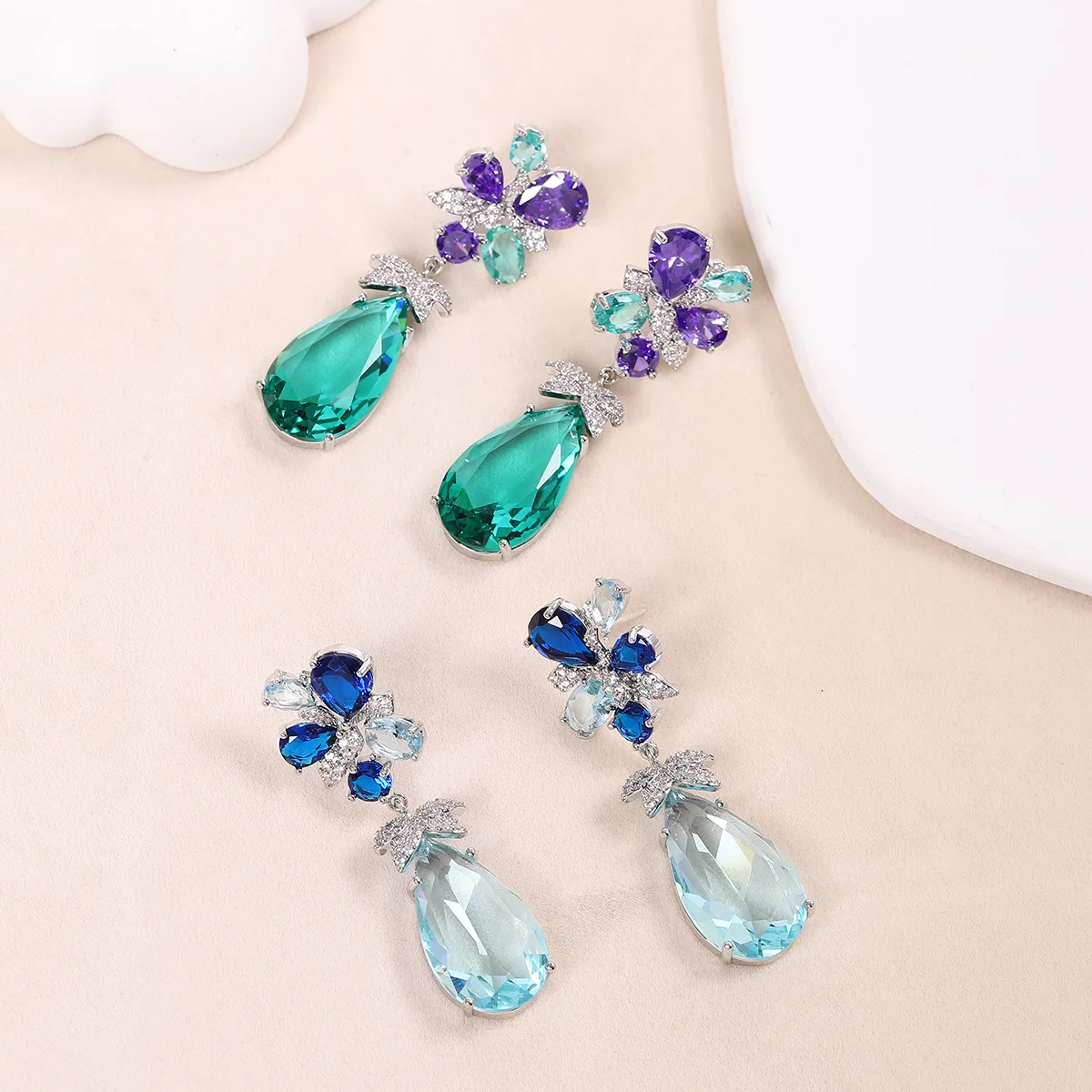Boucles d'oreilles en cristal bleu clair - France