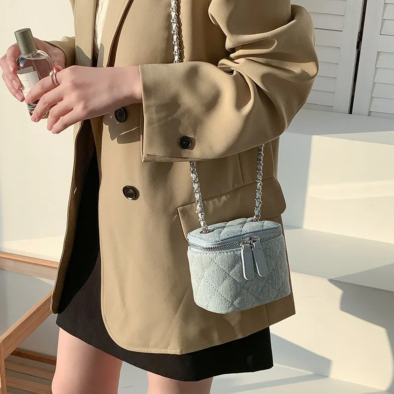ショルダーバッグ・ポシェット JILLSTUART Cocochain Denim Chain Mini Cross and Shoulder Bag Cocochain] Denim Chain Mini Cross and Shoulder Bag – HK Buy
