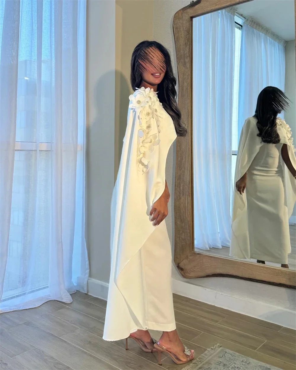 فستان ابيض فخم مع كارديقان