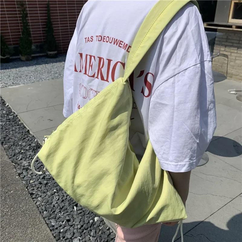 

Сумка на плечо в японском и корейском стиле, нейлоновая вместительная сумочка через плечо с кулиской, простой трендовый Универсальный тоут для женщин в эстетике