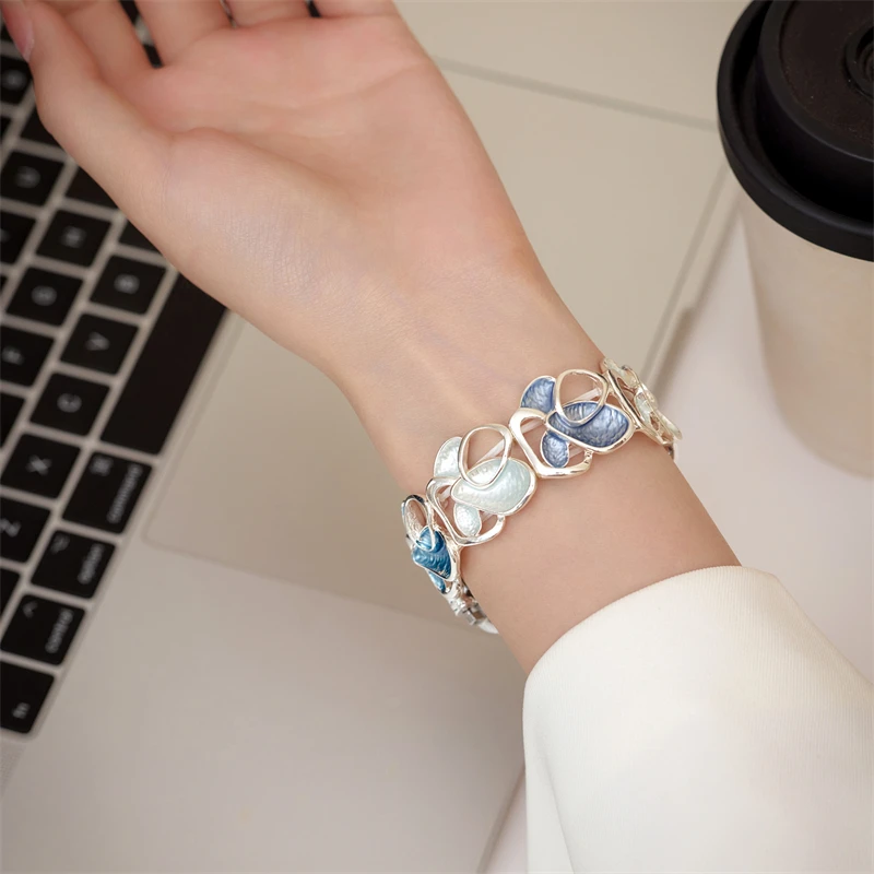 Elegant Metal Elastic Bracelet - Women's Strap
