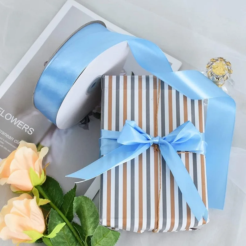 Ruban Satin Noir 22,9 M X 2,5 Cm – Polyester Brillant – Pour Emballage Cadeau, Bouquets, DIY – Résiste à L'effilochage