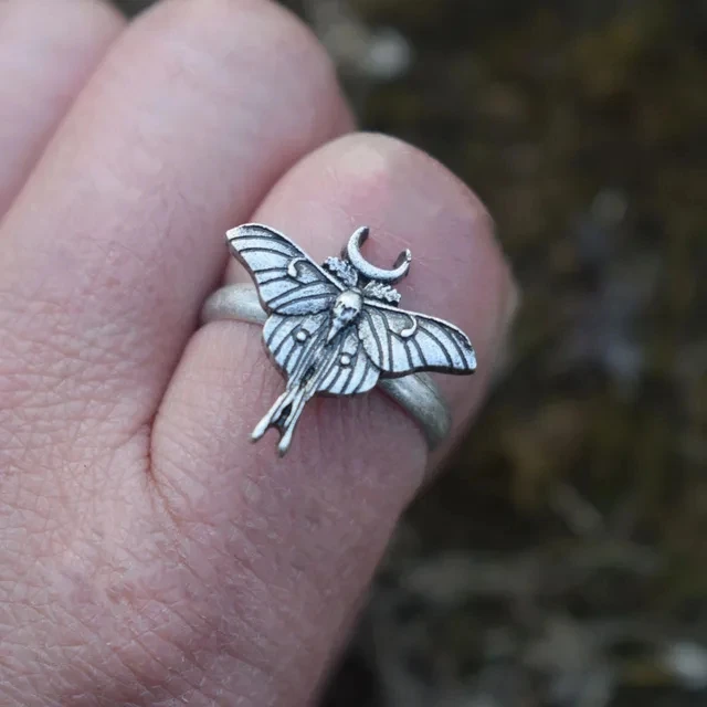 Fashion Vintage Adjustable Witchy Deaths Head Moth Butterfly Ring Insect Jewelry Accessories Gathering Gift For Women 3