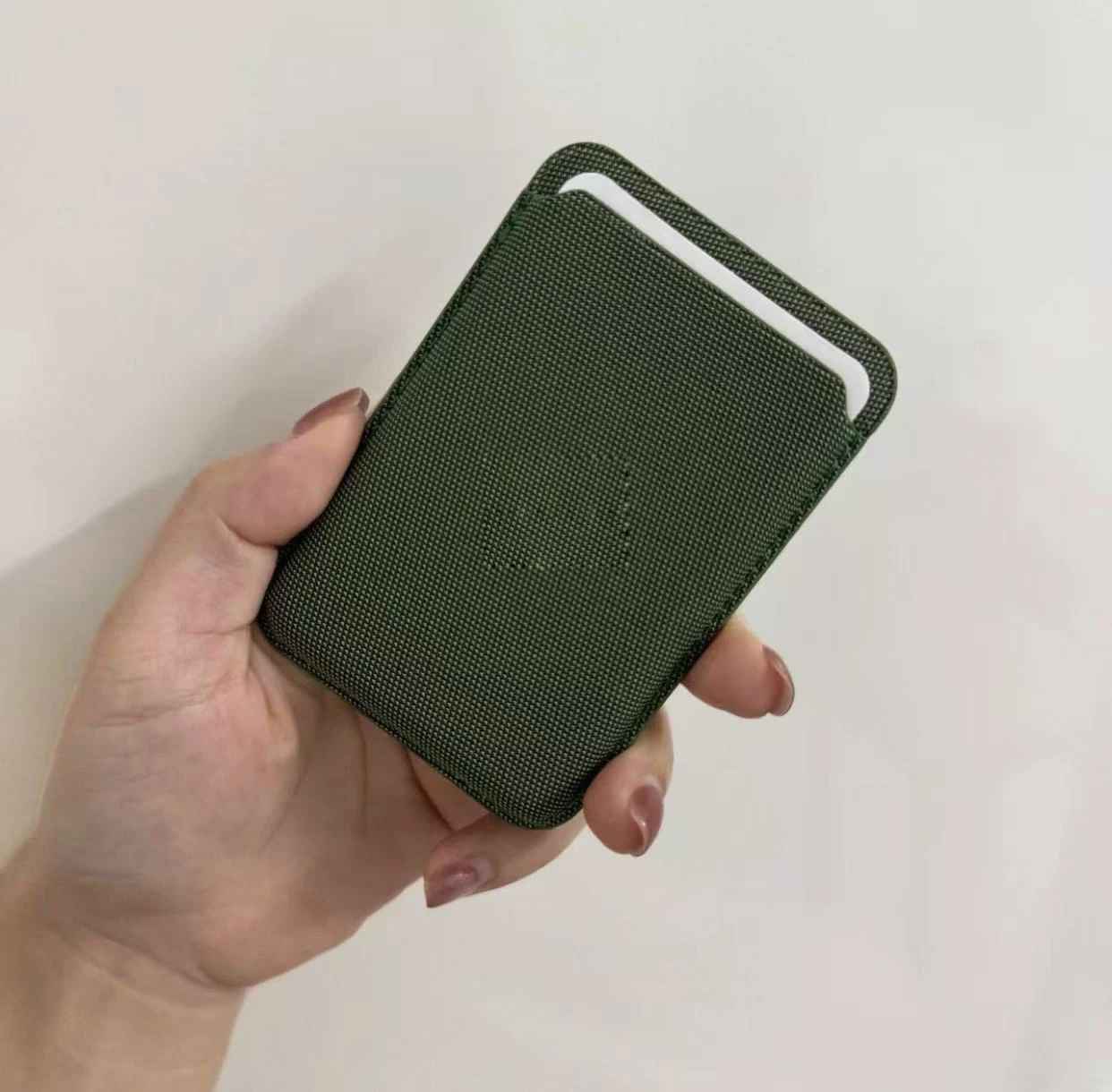 Premium Woven Magnetic Card Holder with MagSafe Compatibility