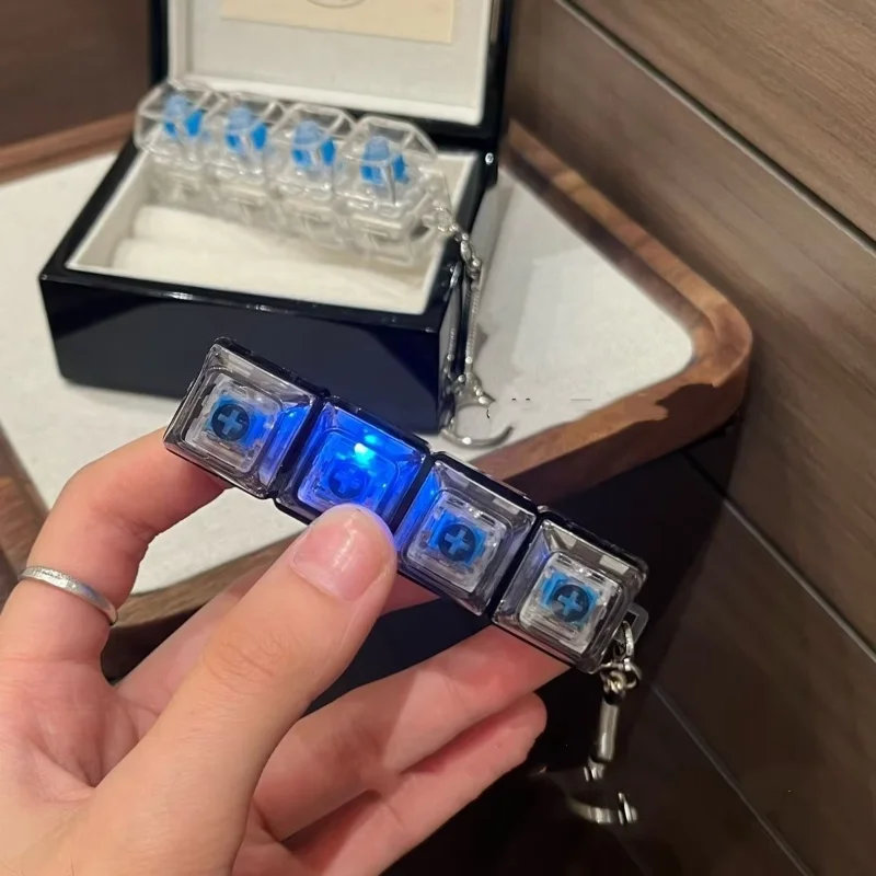 컬러풀 라이트 업 키보드 키 키체인 LED 라이트 클릭 가능한 버튼 스트레스 ..