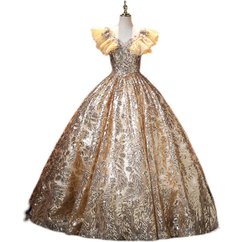 Рисунок 6 - Вечернее платье с V-образным вырезом