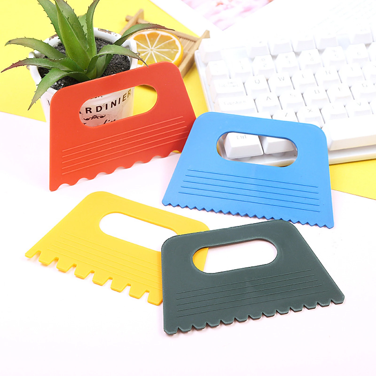 Children's Paint Graffiti Paint Scraper Plastic Multi-function Tooth-shaped Scraper Art